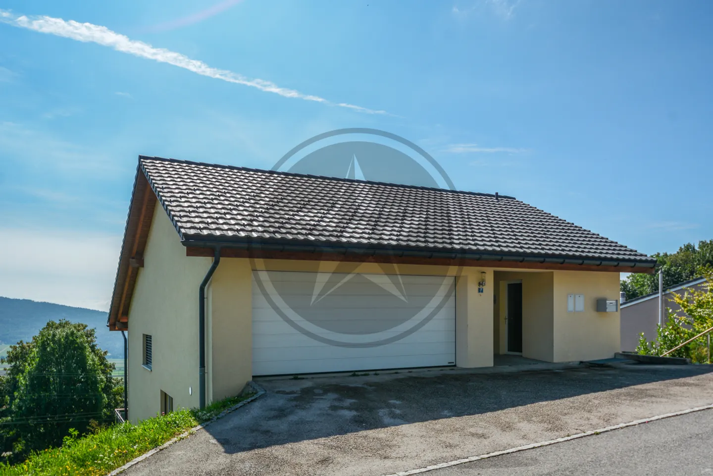 Spacious Single Property with 2 Apartments - Photo 15 of 15