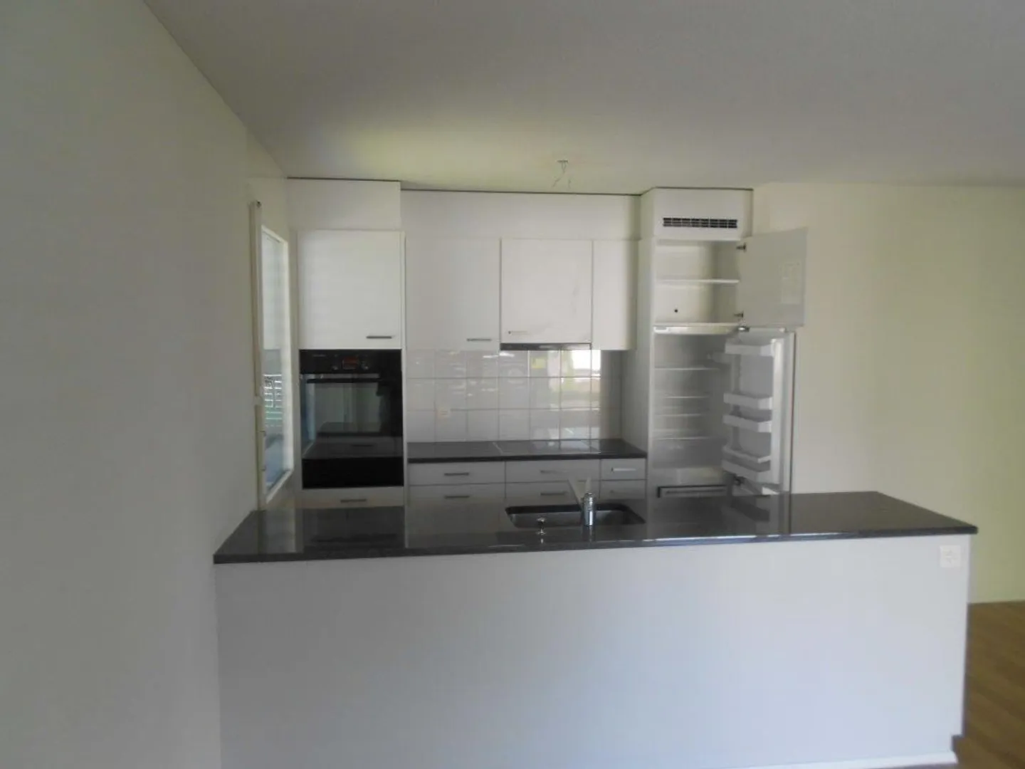 3.5 Zimmerwohnung an sonniger Lage zu vermieten - Foto 4 von 8