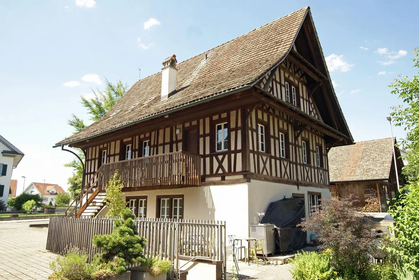 Espaces commerciaux attrayants dans un bâtiment historique - Photo 1 sur 8