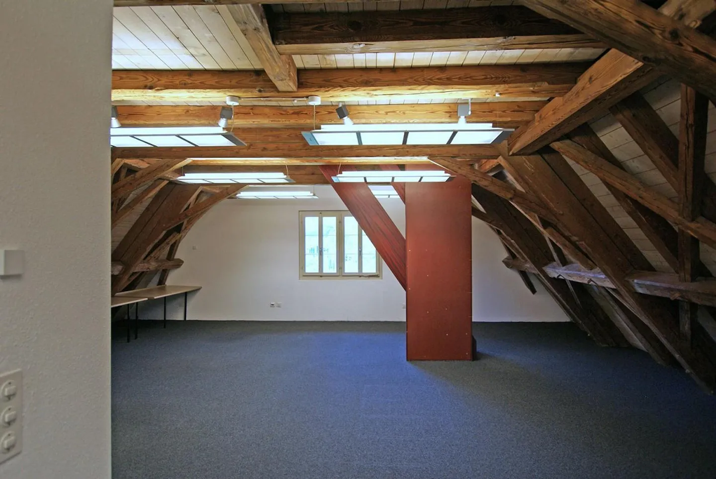 Espaces commerciaux attrayants dans un bâtiment historique - Photo 5 sur 8