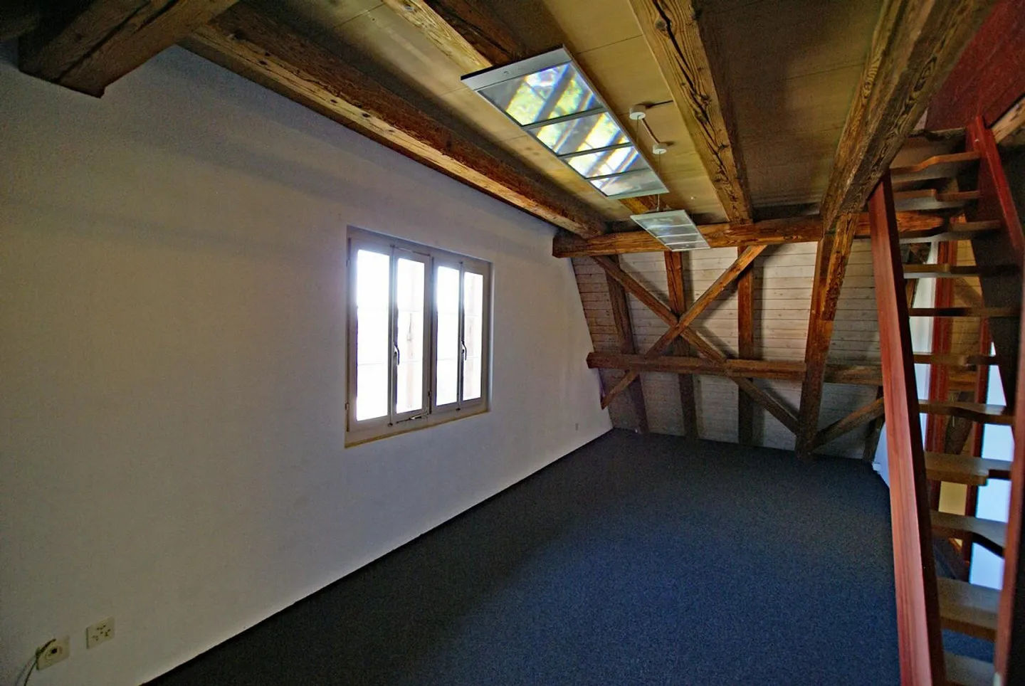 Espaces commerciaux attrayants dans un bâtiment historique - Photo 8 sur 8