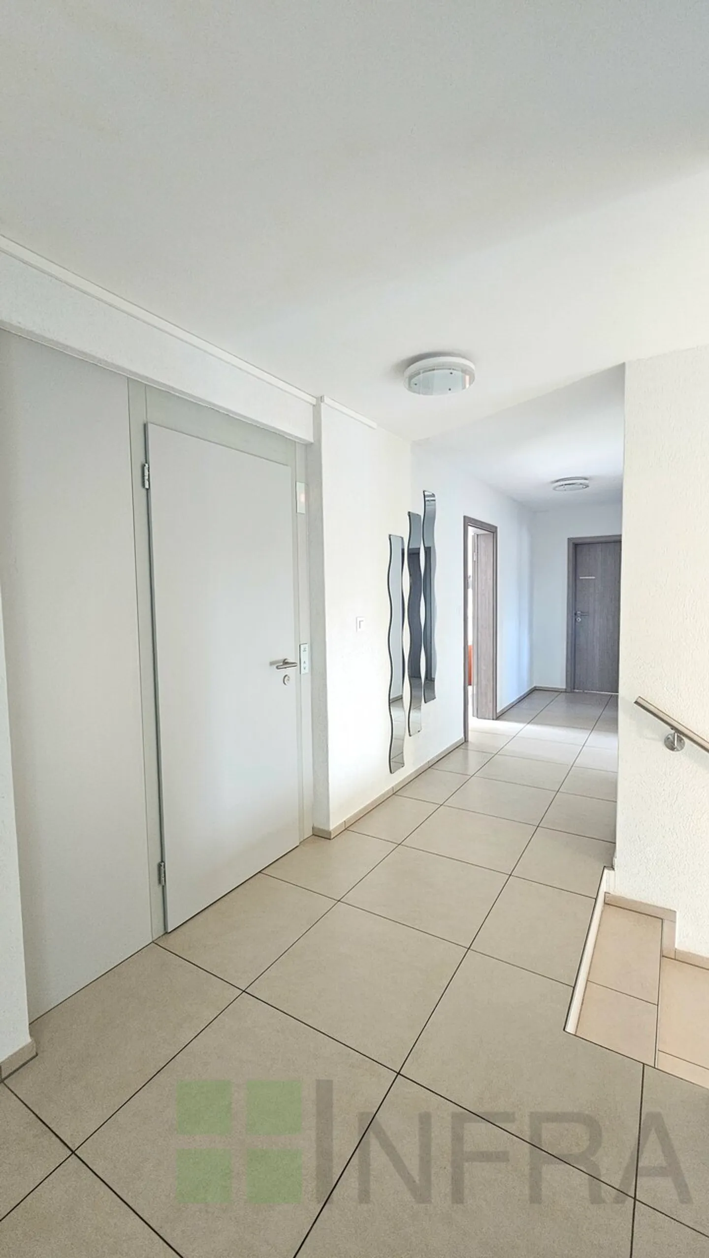 Living at the Top: 140 m² Penthouse with 128 m² Terrace - Photo 2 of 9