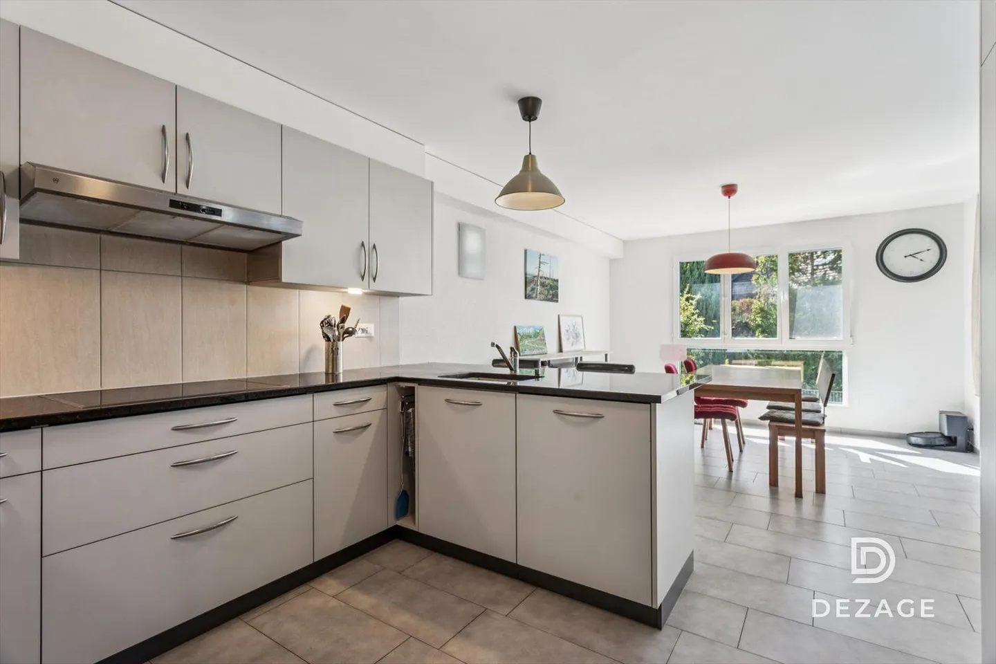 Large Family Apartment with Garden, 5 Minutes from Romont - Photo 5 of 13