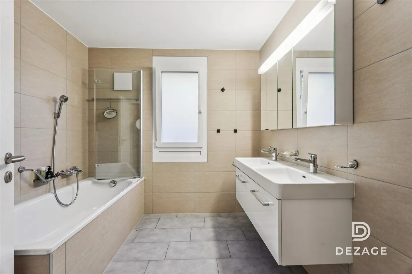 Large Family Apartment with Garden, 5 Minutes from Romont - Photo 8 of 13