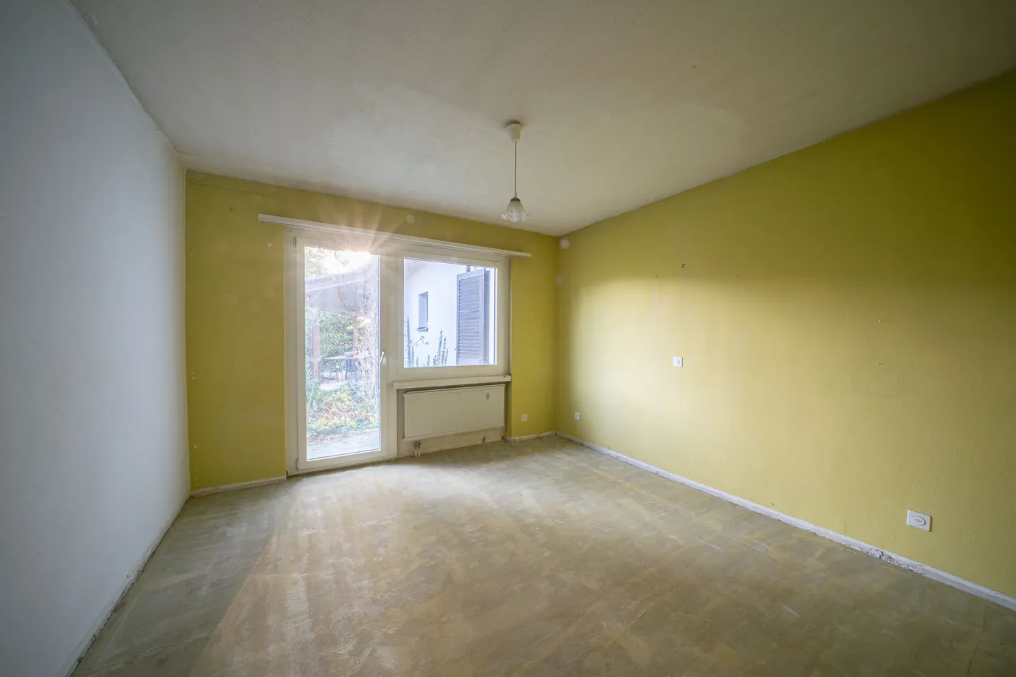 7.5 Zimmer-Einfamilienhaus mit 700 m2 Land am Fusse des Frickbergs - Foto 12 von 13