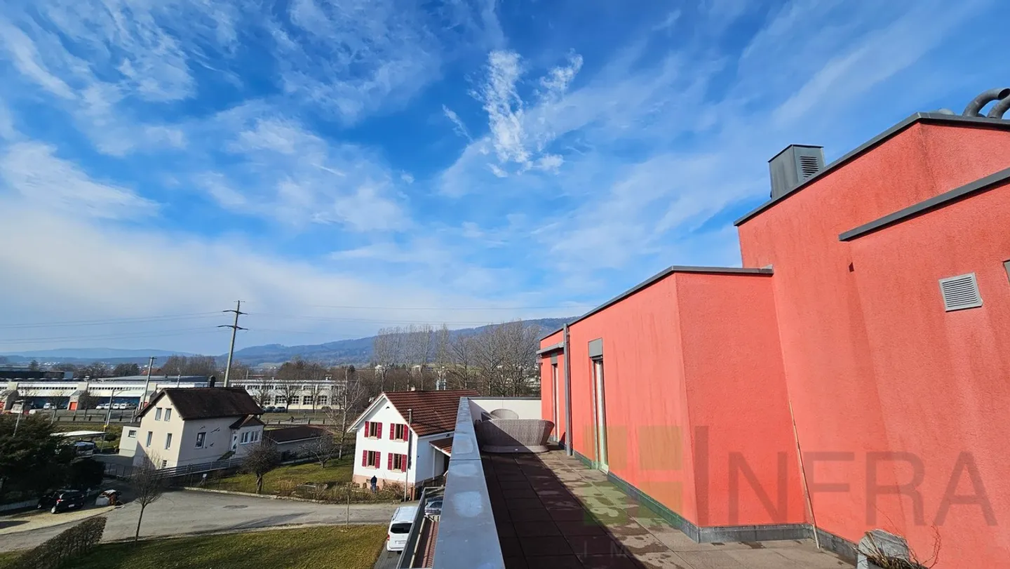 Living at the Top: 140 m² Penthouse with 128 m² Terrace - Photo 7 of 9