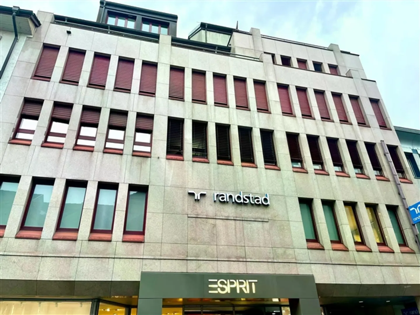 «212 m² Bürofläche mit Fensterfront in Aarau mieten» - Foto 1 von 11