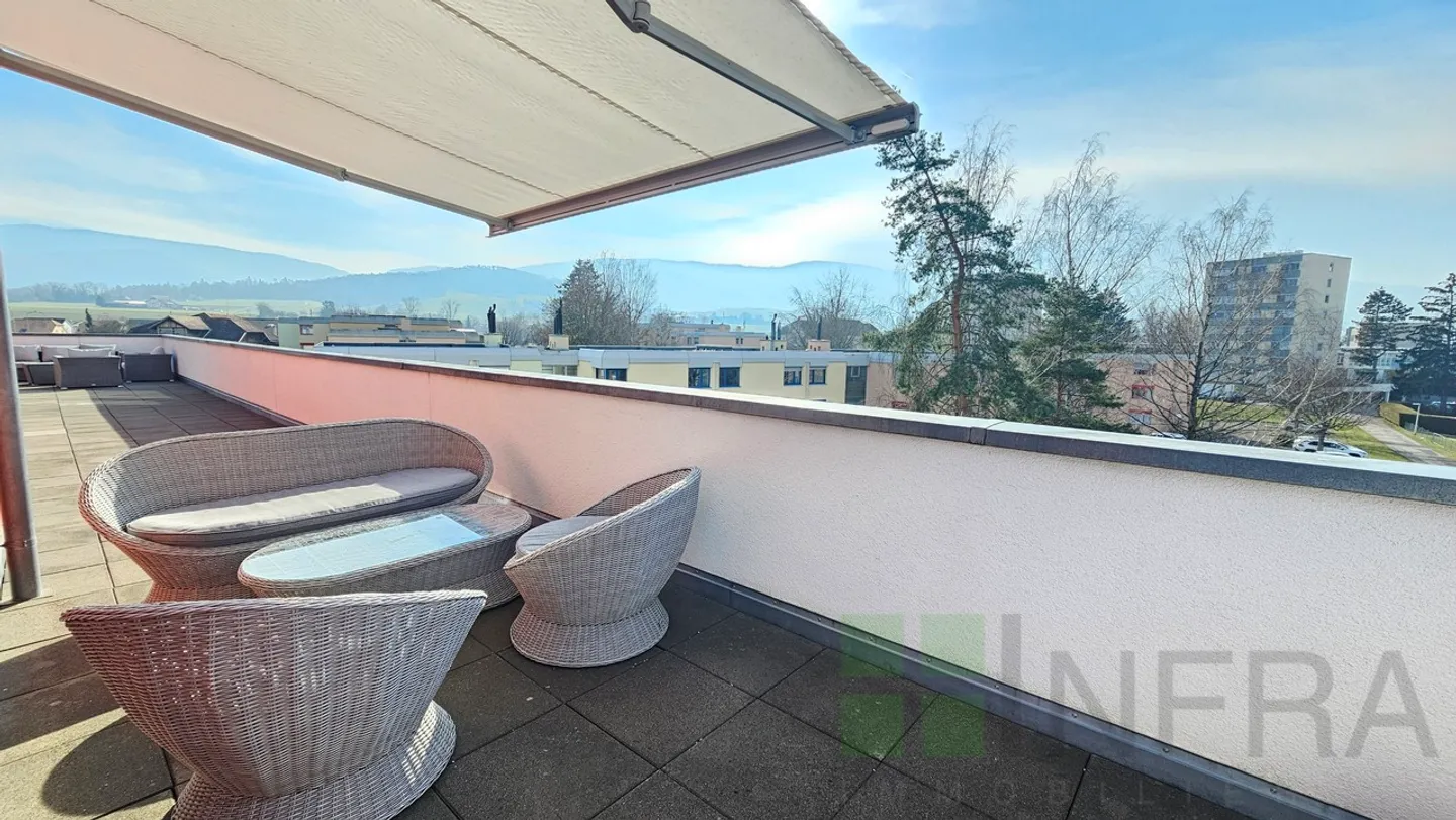 Living at the Top: 140 m² Penthouse with 128 m² Terrace - Photo 8 of 9