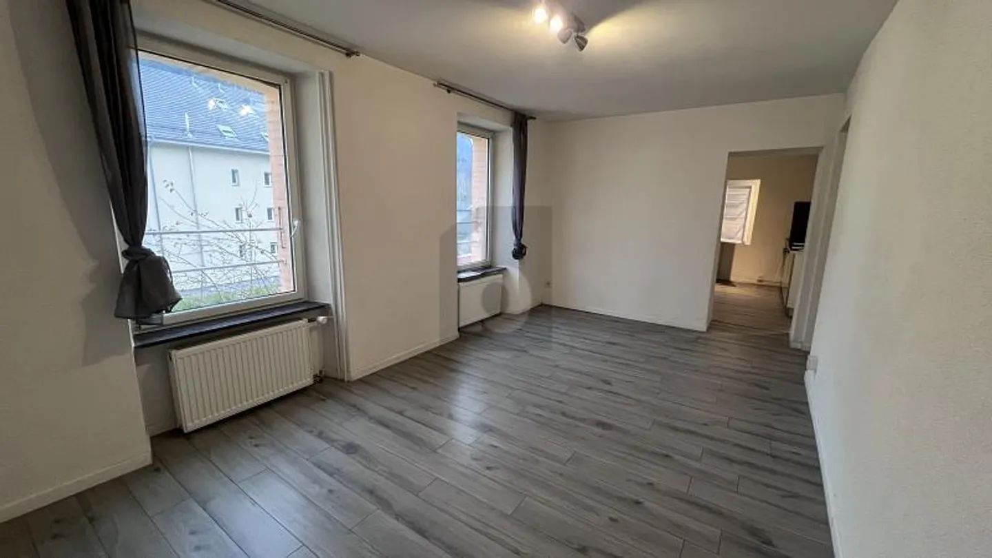 HELLHAUS IM ZENTRUM VON VALLORBE - Foto 3 von 6