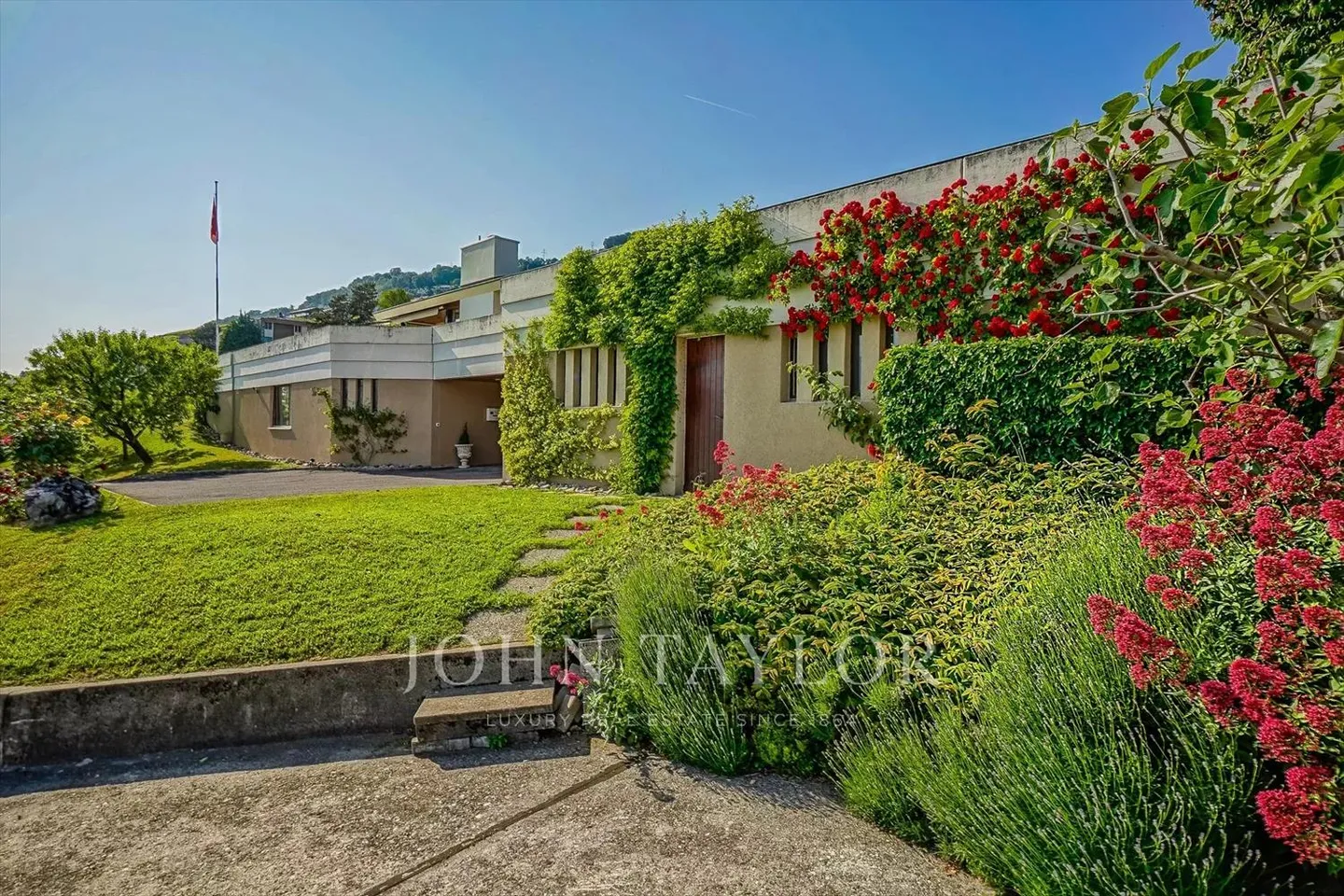 Magnifica villa nel cuore dei vigneti con vista spettacolare - Foto 5 di 13