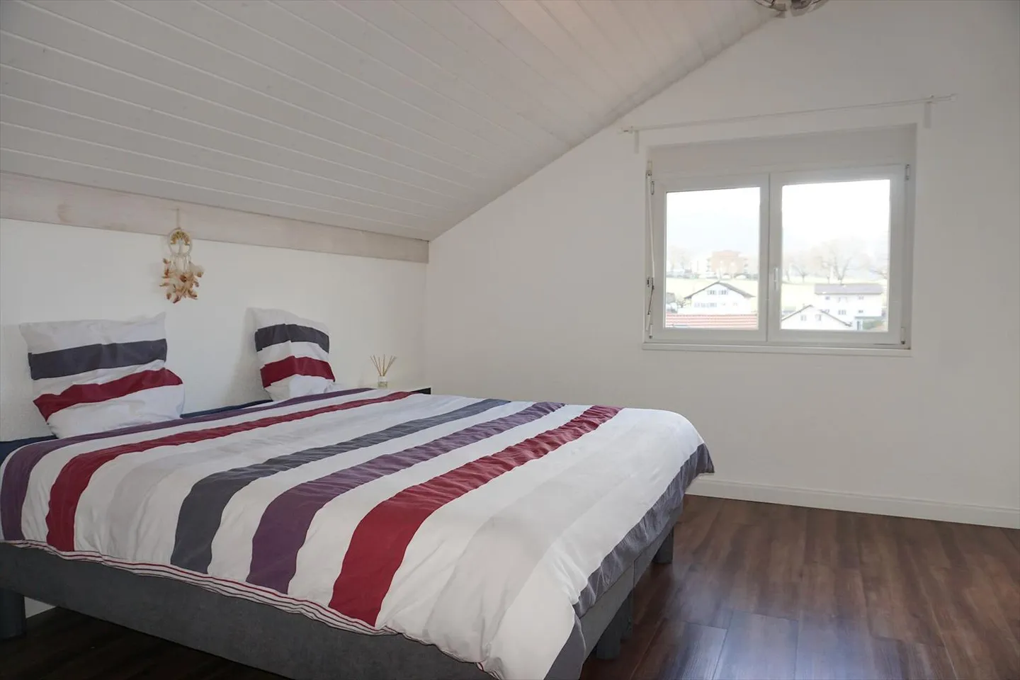 6-room house - Photo 8 of 13