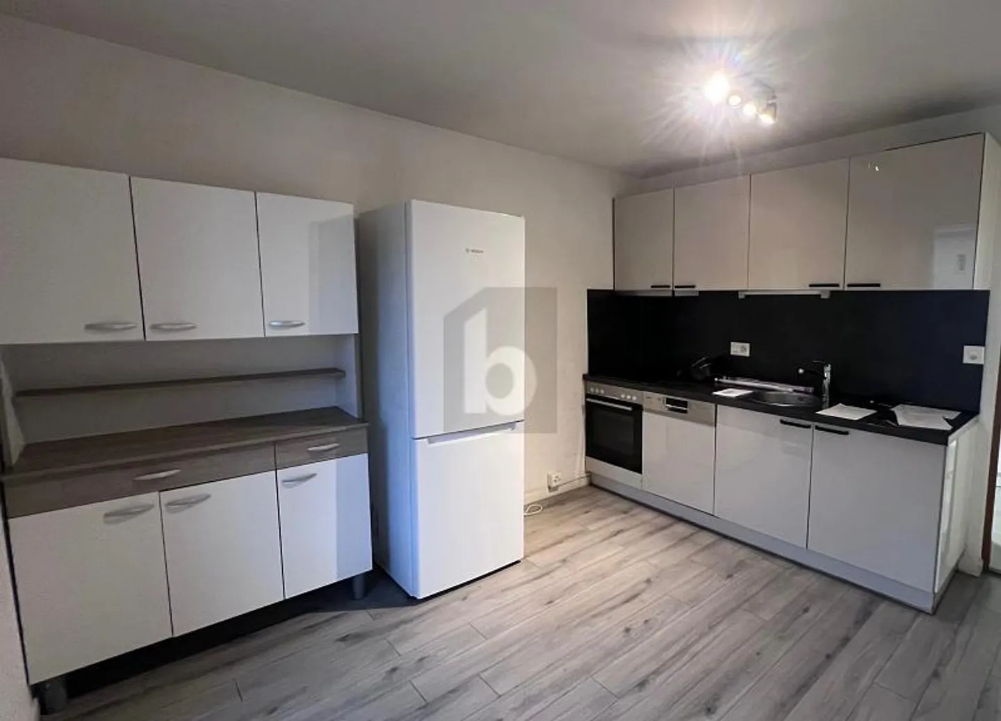 HELLHAUS IM ZENTRUM VON VALLORBE - Foto 4 von 6