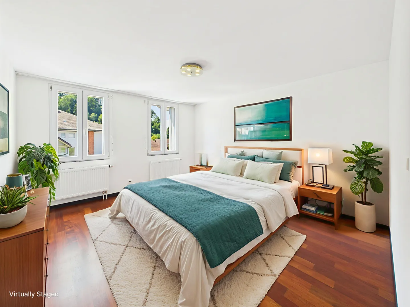 Spacious Multi-Family Home - Photo 4 of 10