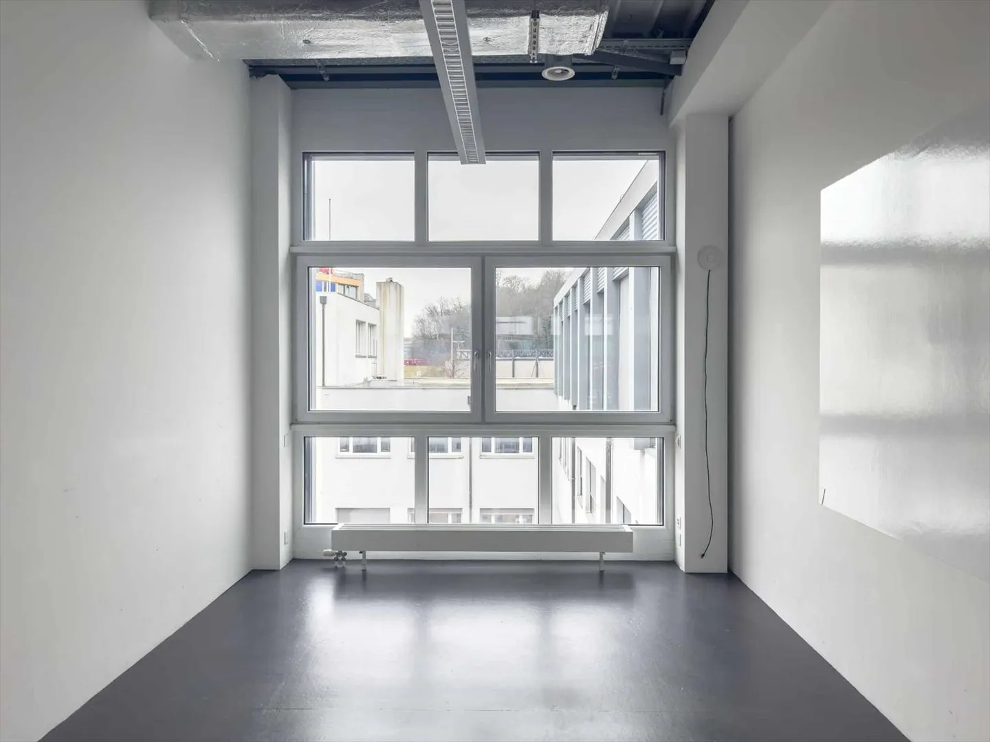 Bureau lumineux de 174m² à Carouge - Photo 2 sur 9