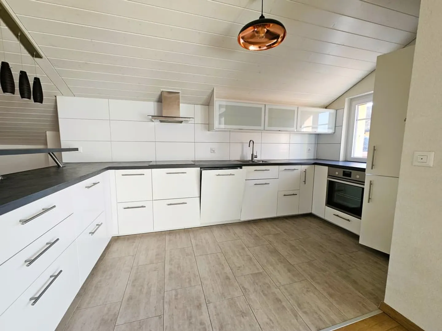 Atypische Wohnung mit Terrasse bei Sonnenuntergang - Foto 3 von 10