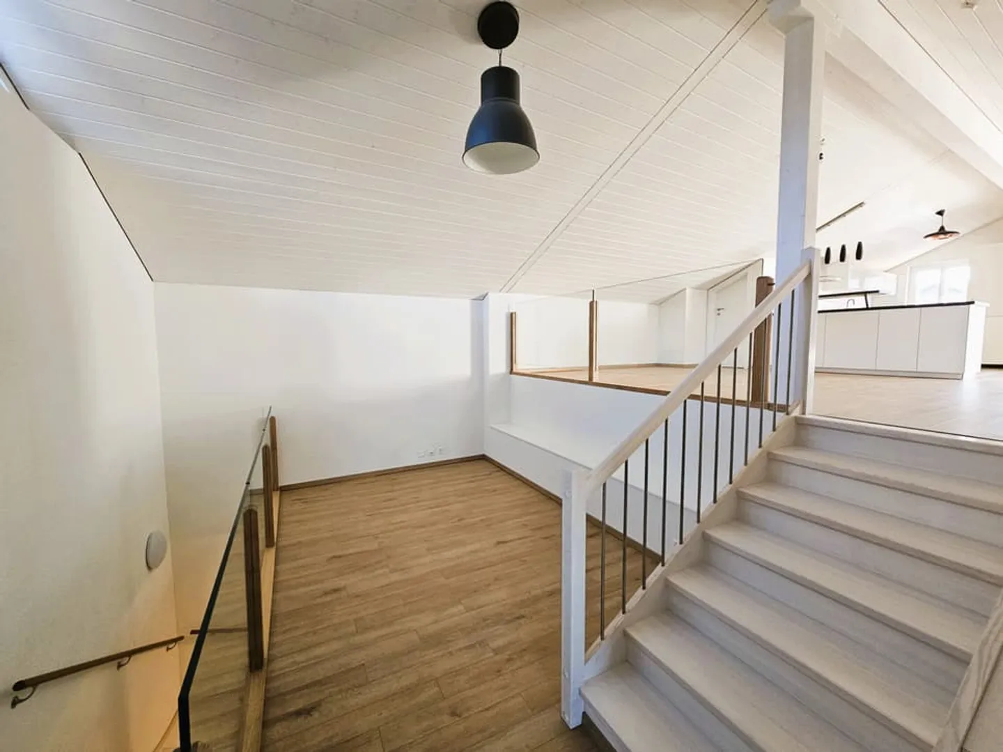 Atypische Wohnung mit Terrasse bei Sonnenuntergang - Foto 9 von 10