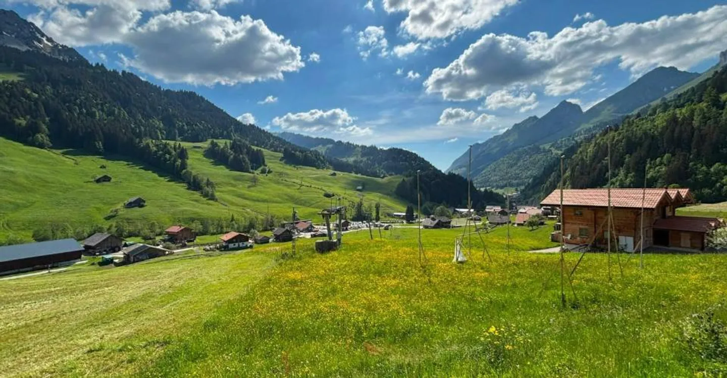 Chalet bifamiliare con permesso valido - Jaun - Foto 1 di 4