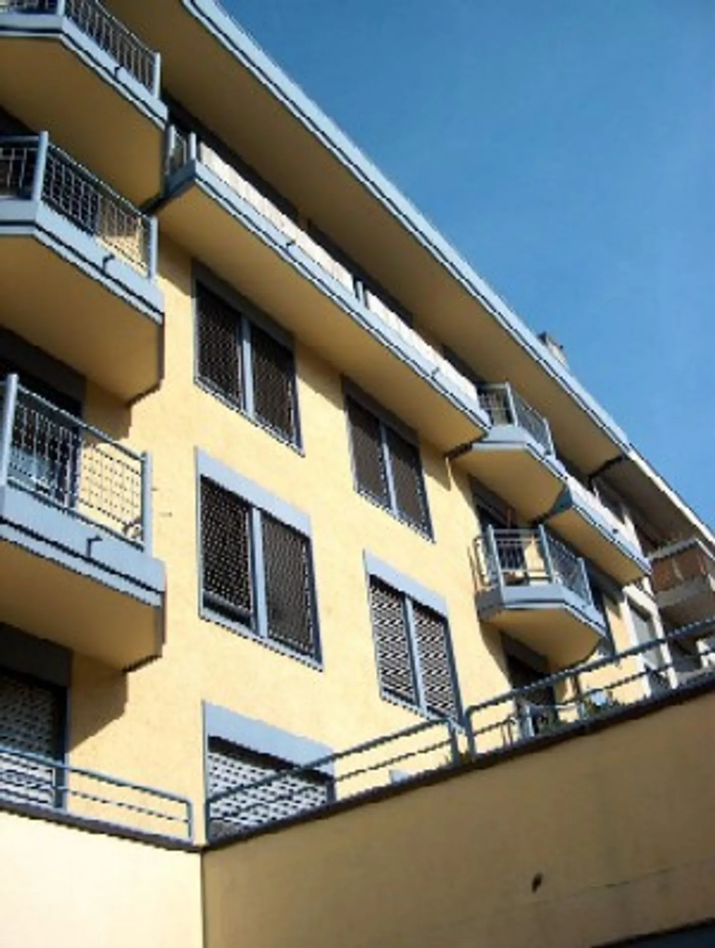 Appartamento di 4 stanze al 4° piano nel cuore di Eaux-vives - Foto 2 di 2