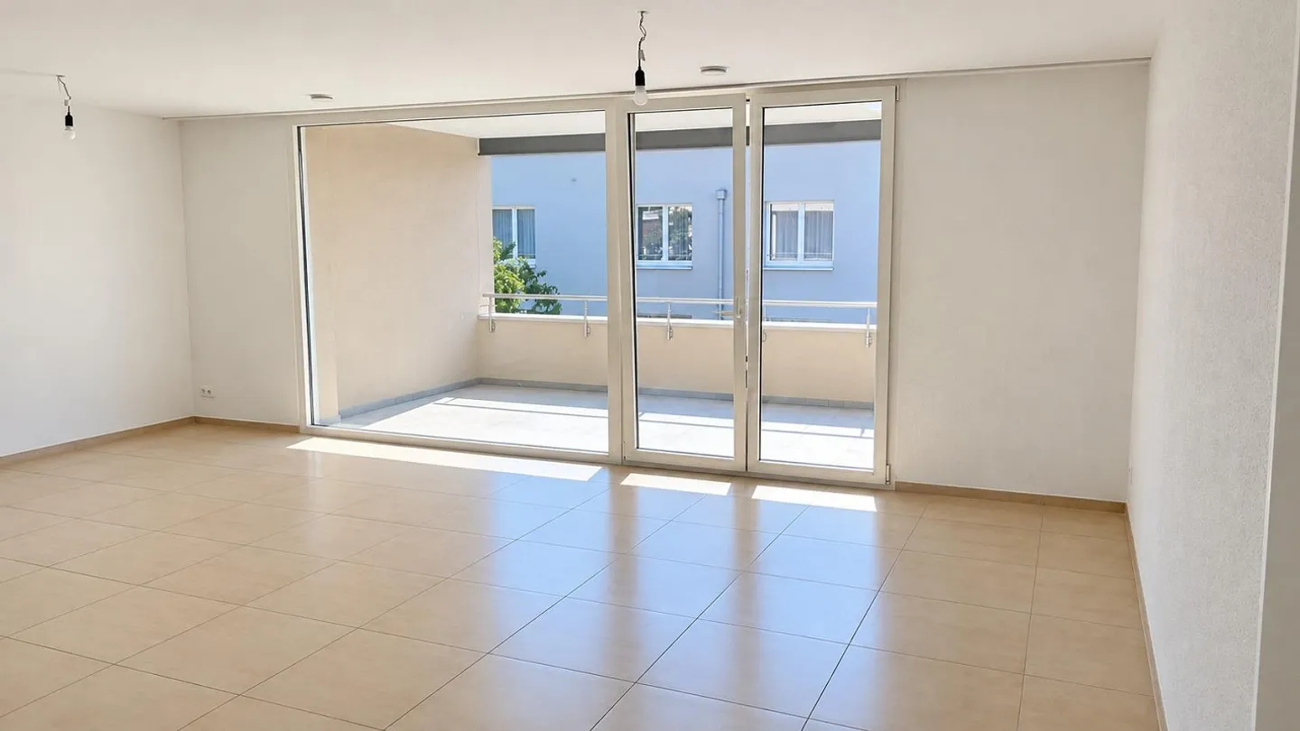Bright 2.5-room apartment with sunny balcony - Photo 6 of 7