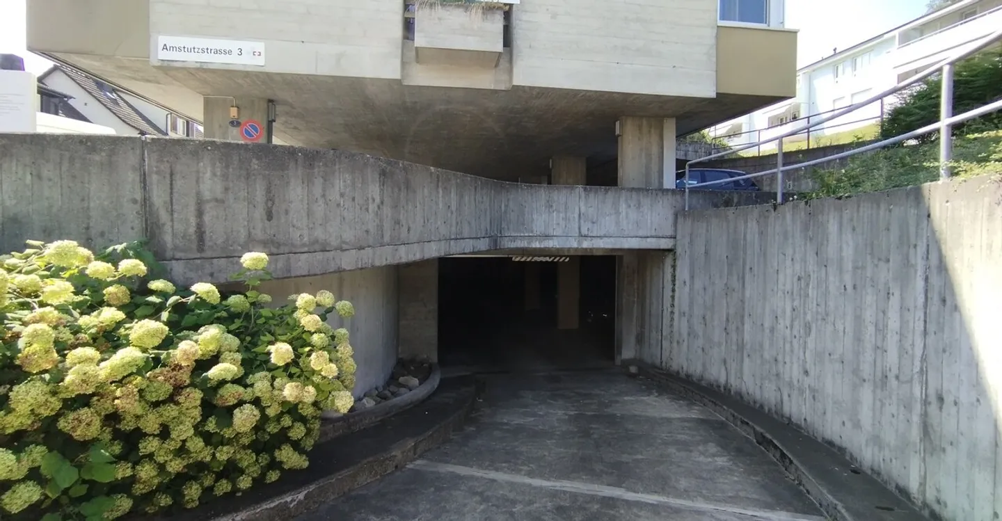 Parkplätze in Kriens - Foto 1 von 2