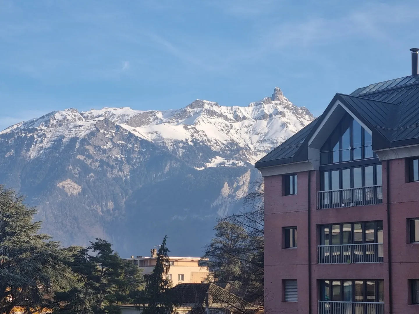 MONTHEY CENTRO IN VENDITA APPARTAMENTO 4,5 STANZE RISTRUTTURATO - Foto 2 di 6