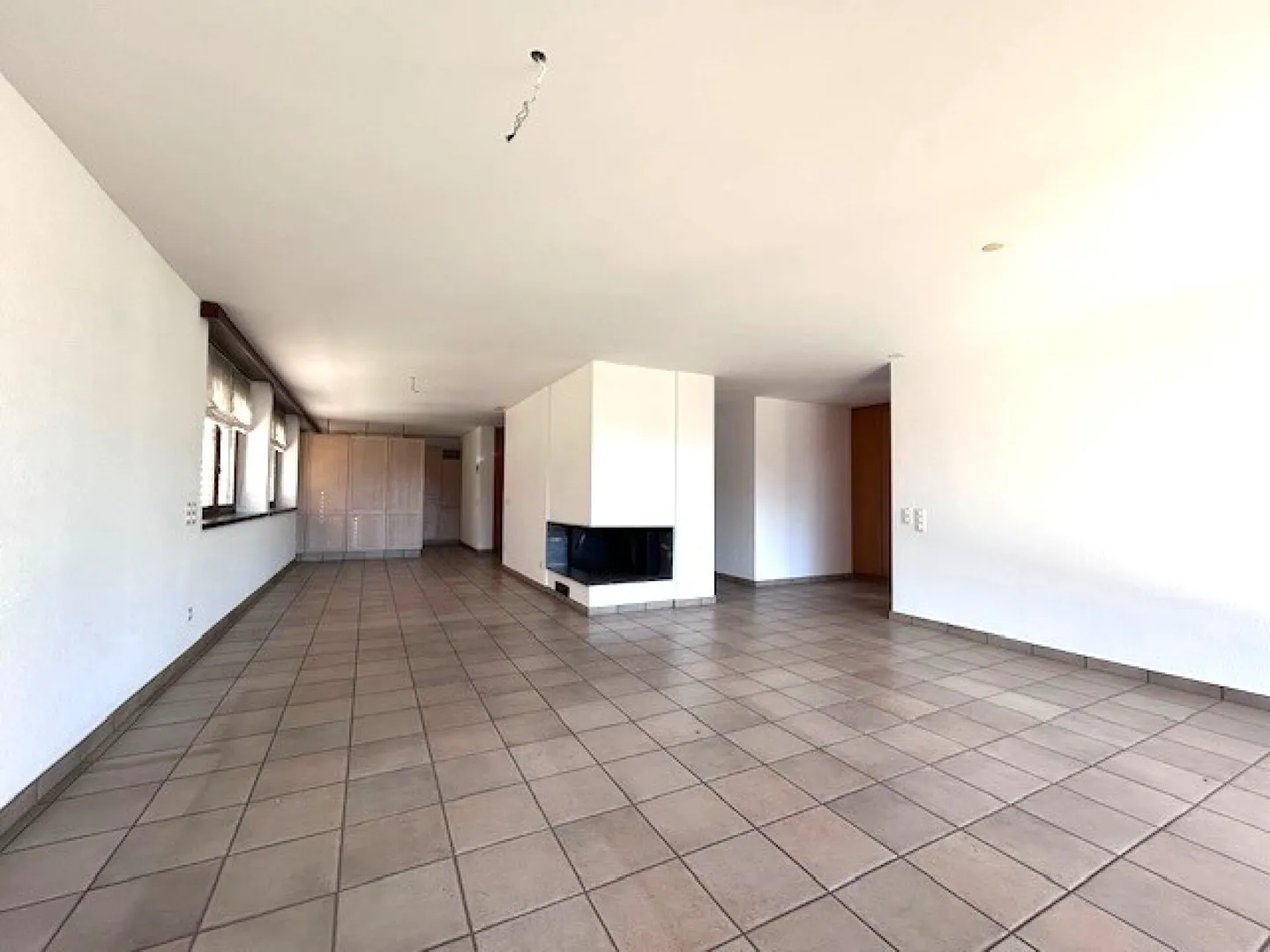 ELEGANT 4.5-ROOM APARTMENT with COVERED TERRACE 40sqm - Photo 6 of 16
