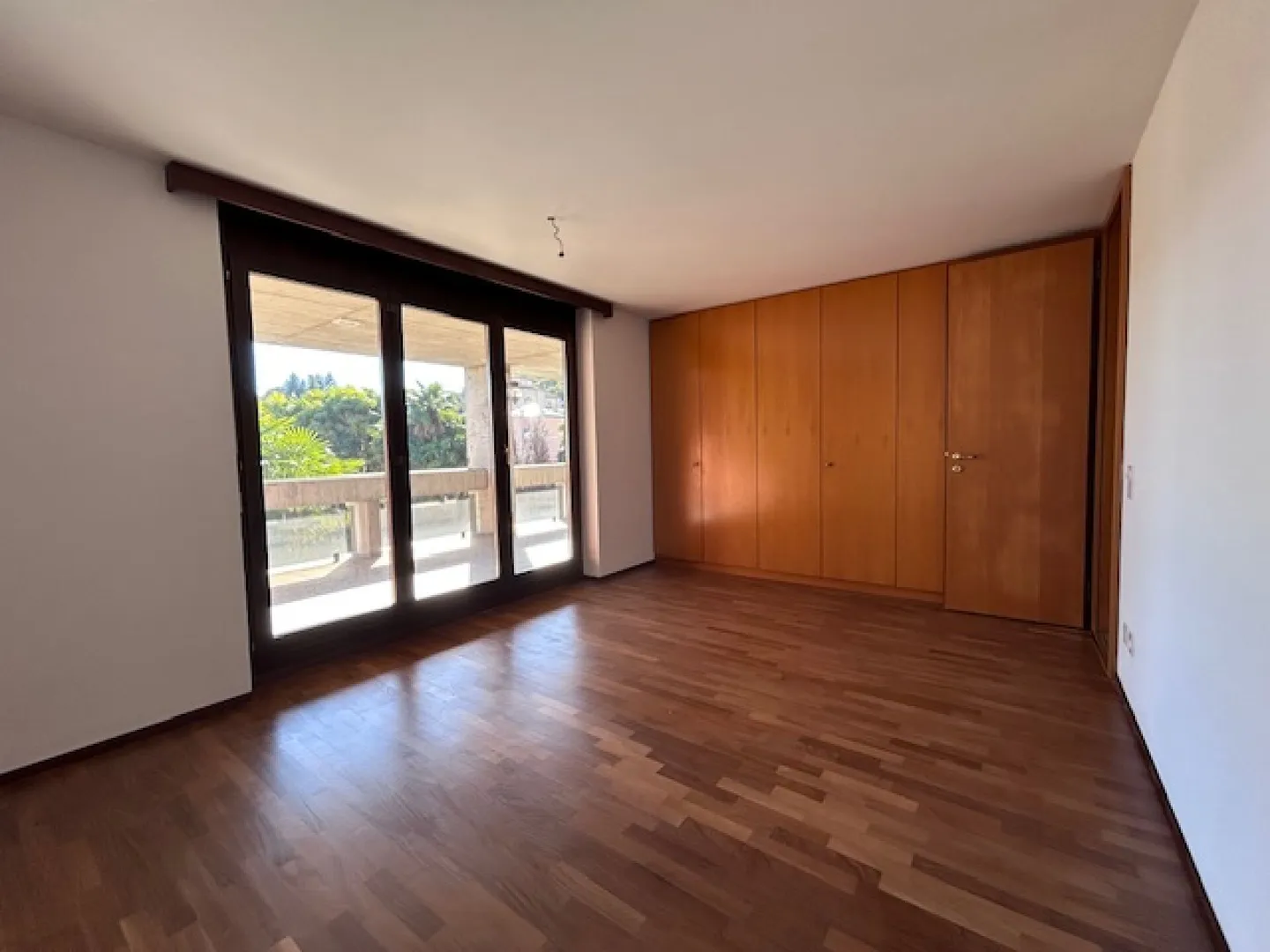 ELEGANT 4.5-ROOM APARTMENT with COVERED TERRACE 40sqm - Photo 7 of 16