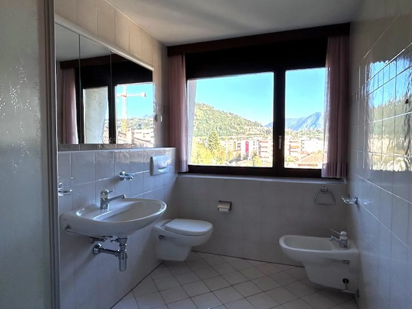 ELEGANT 4.5-ROOM APARTMENT with COVERED TERRACE 40sqm - Photo 13 of 16