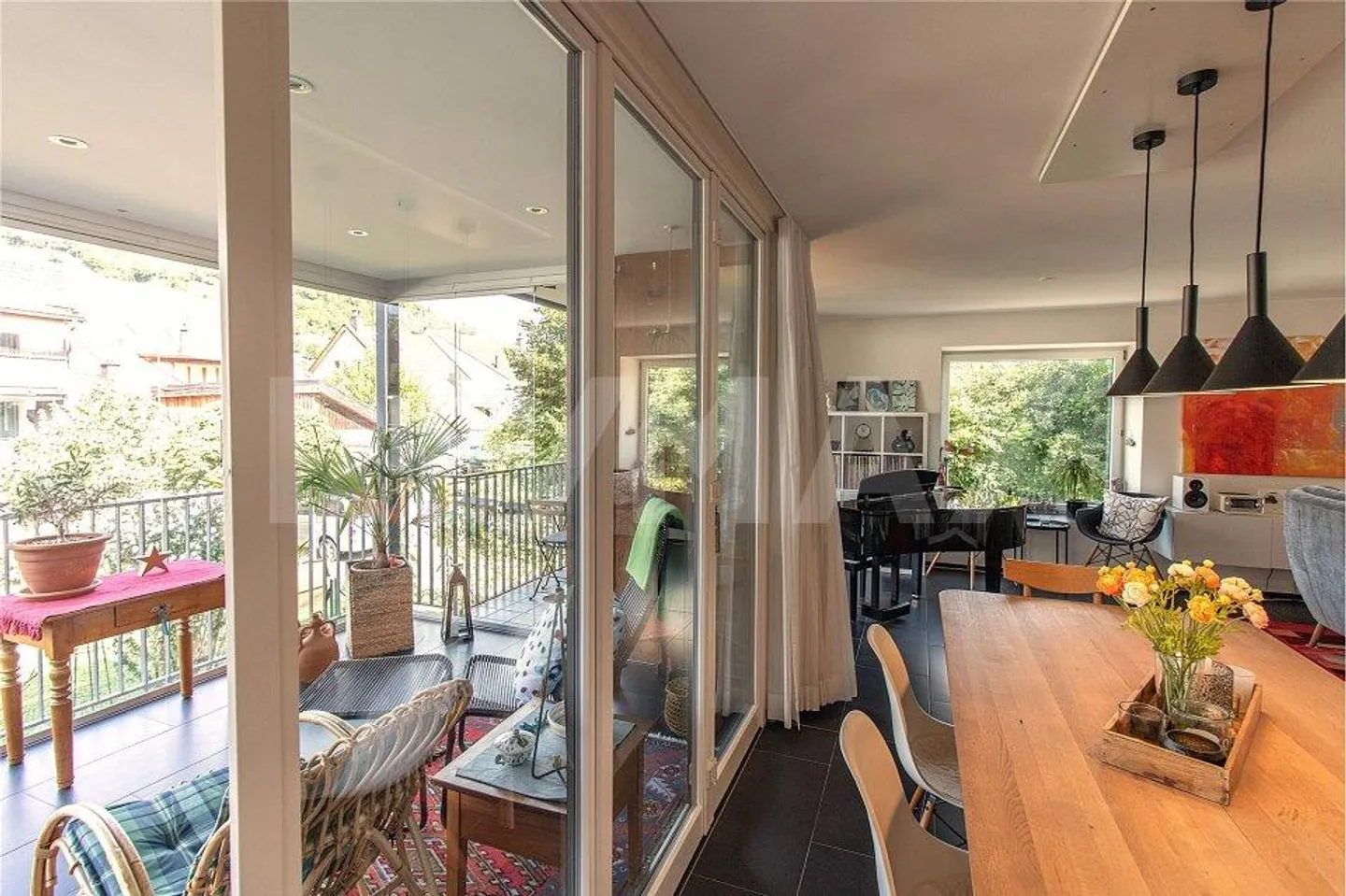 Comfortable 4-room apartment with large hobby room, cellar and three parking spaces (2 EHP) - Photo 11 of 13