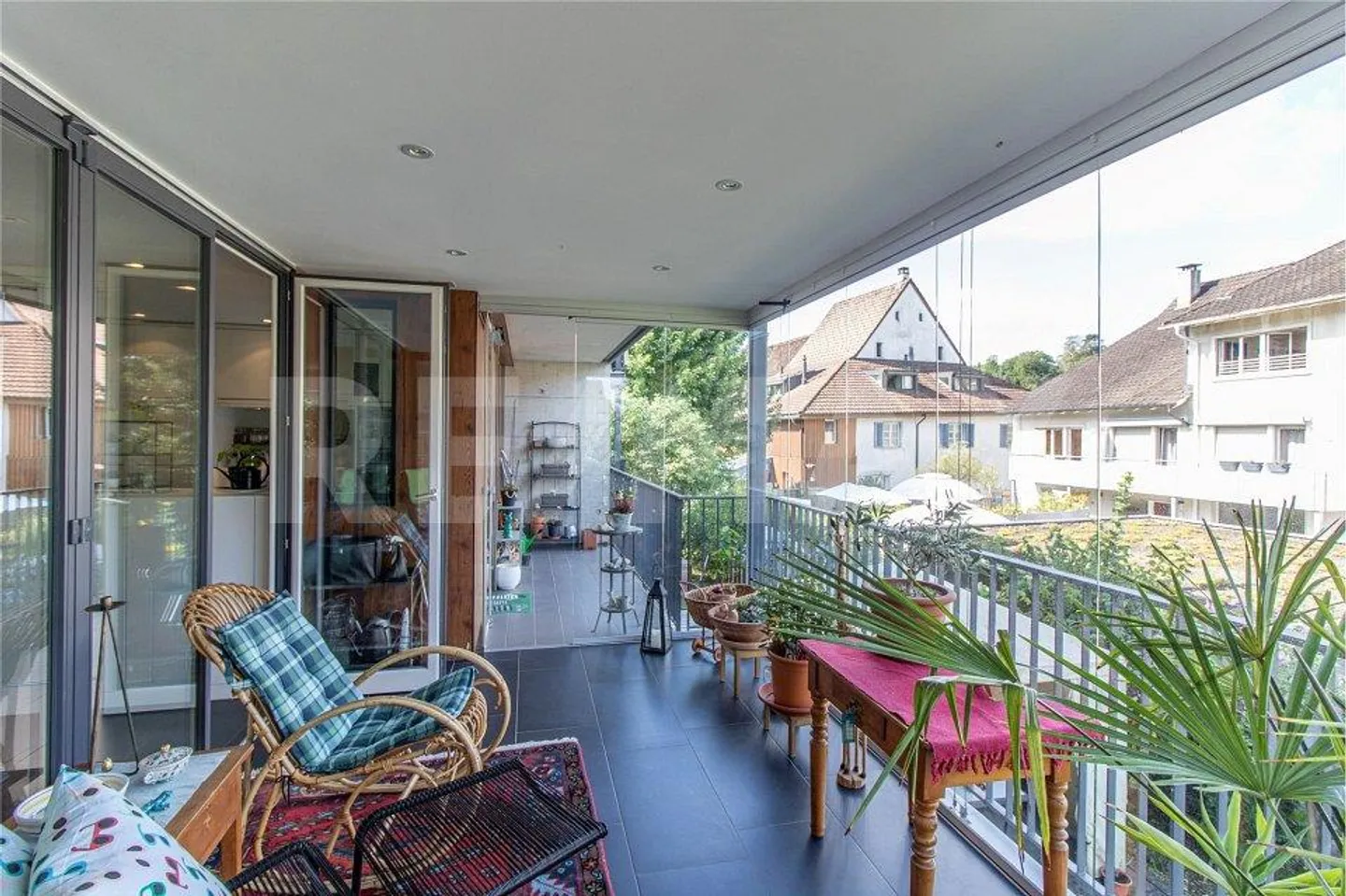 Comfortable 4-room apartment with large hobby room, cellar and three parking spaces (2 EHP) - Photo 13 of 13