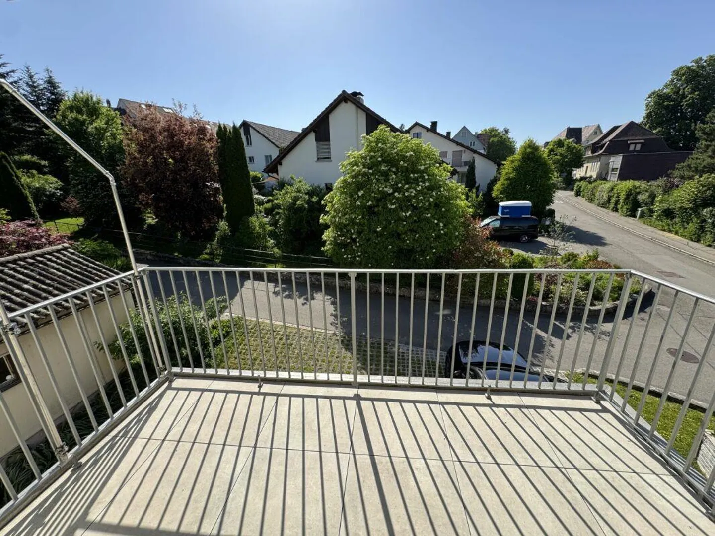 Appartamento 3.0 stanze parzialmente ristrutturato con balcone nel centro del villaggio di Elgg - Foto 2 di 16