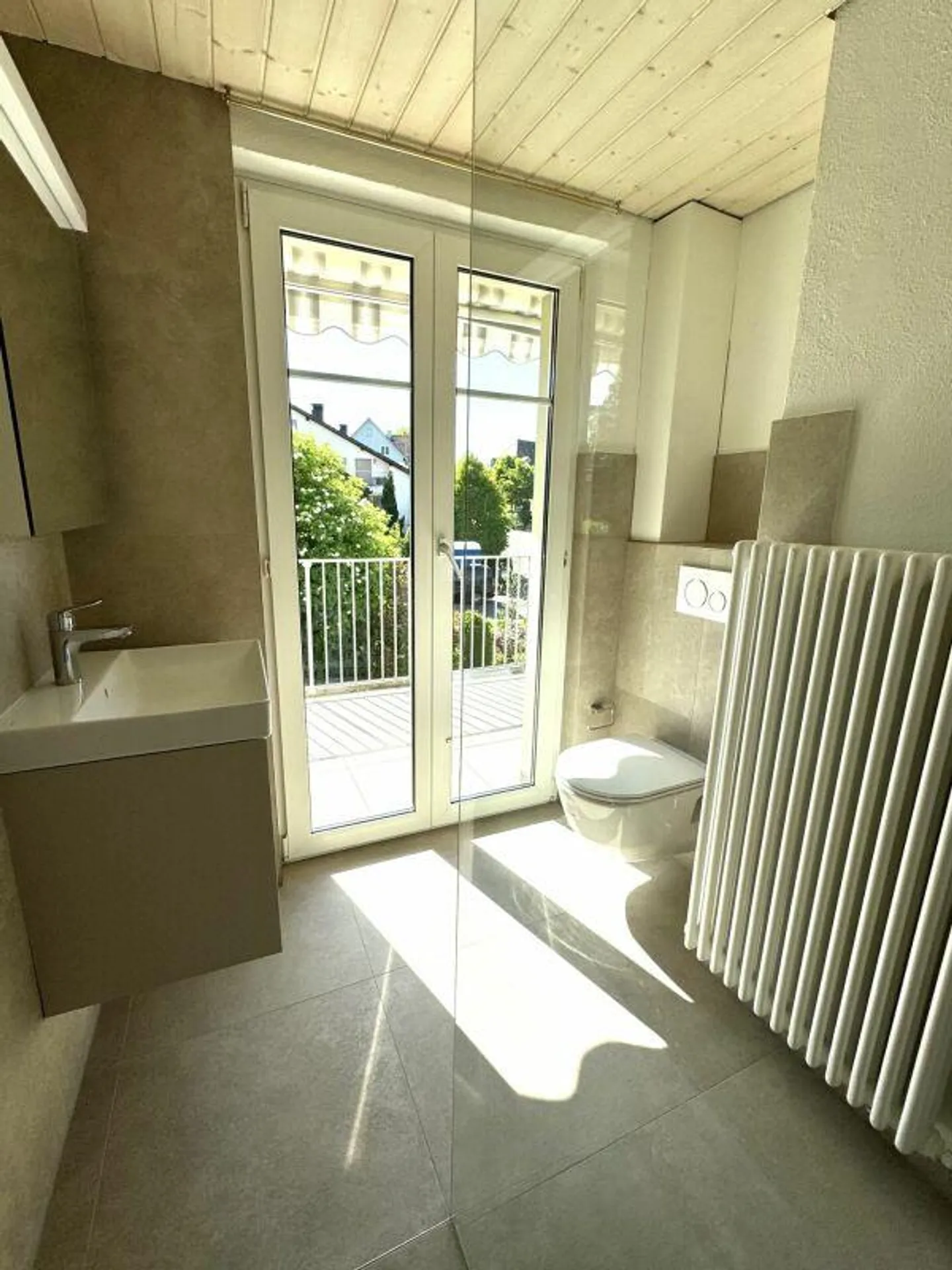 Appartamento 3.0 stanze parzialmente ristrutturato con balcone nel centro del villaggio di Elgg - Foto 4 di 16