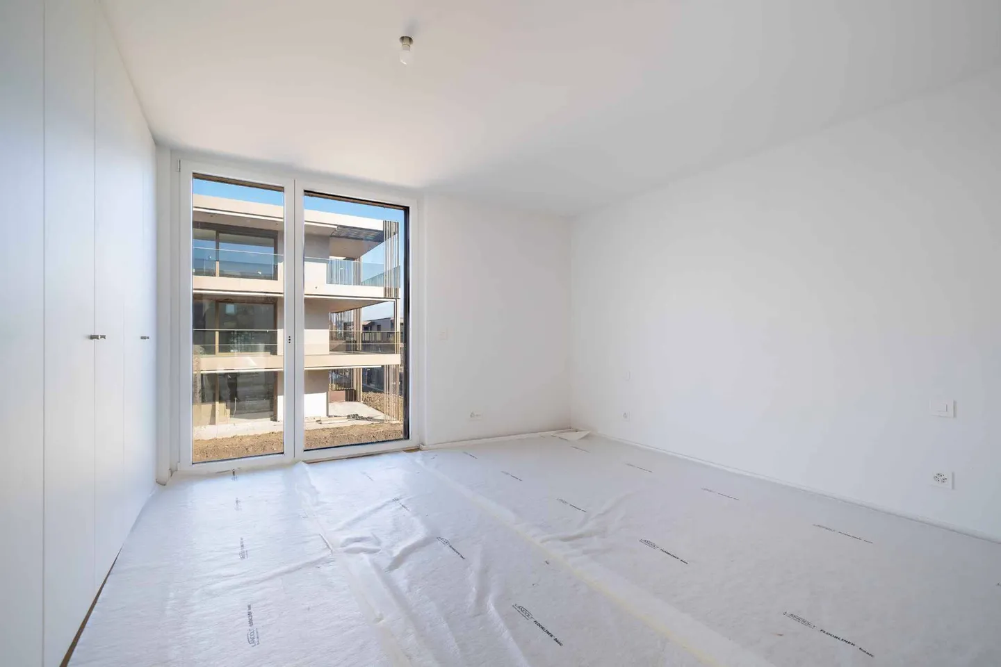 Modernes 3.5-Zimmer-Apartment mit Balkon - Foto 4 von 6