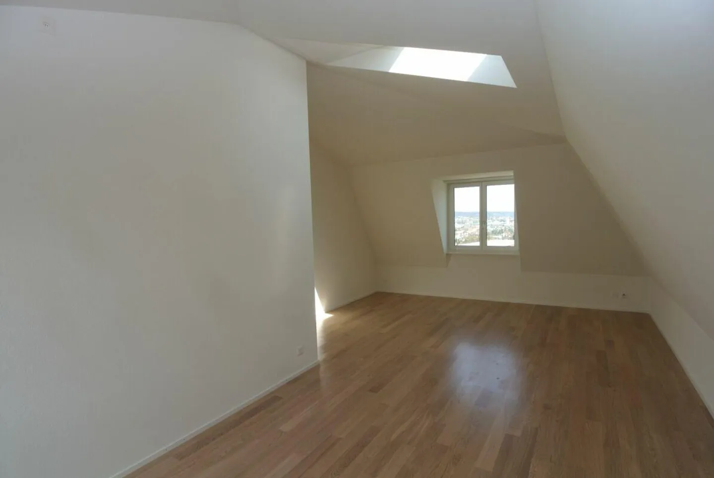 Modernes Penthouse mit Balkon - Foto 6 von 7