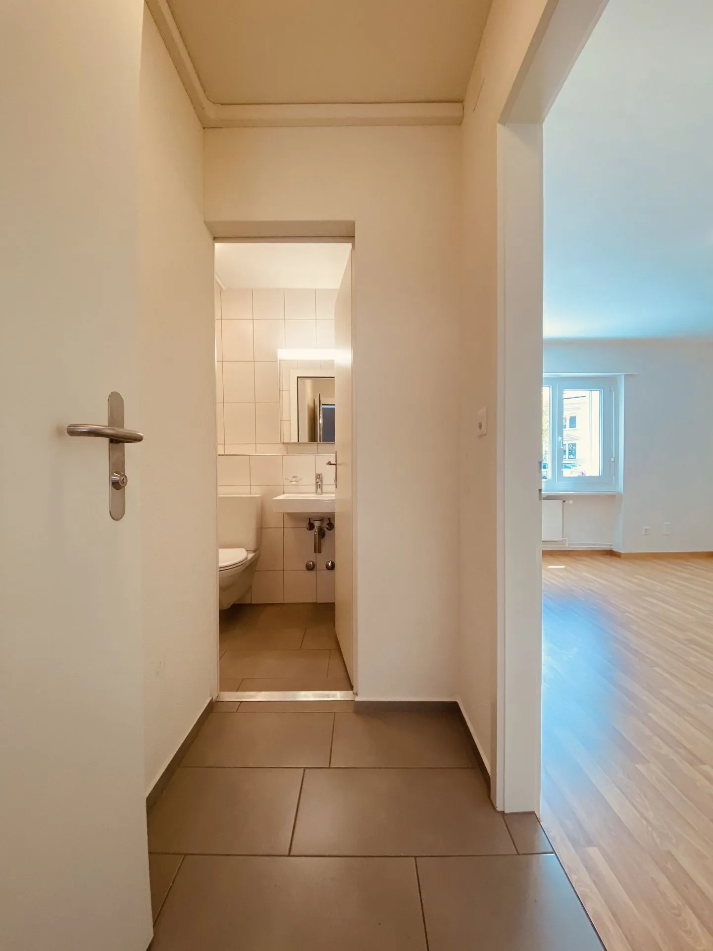 3.OG-mitte Nr. 2032, Total sanierte Single Wohnung - Foto 1 von 4