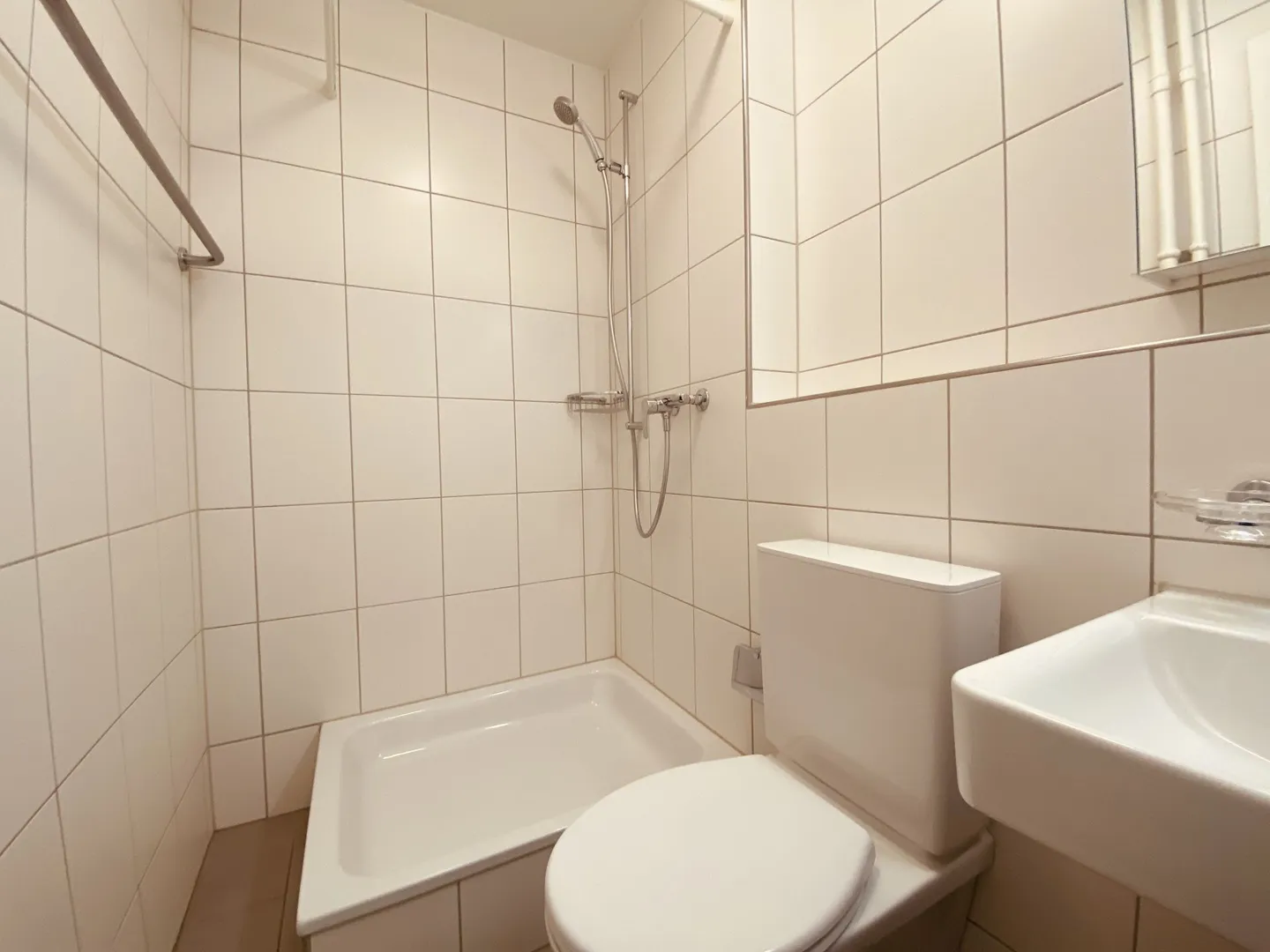 3.OG-mitte Nr. 2032, Total sanierte Single Wohnung - Foto 4 von 4