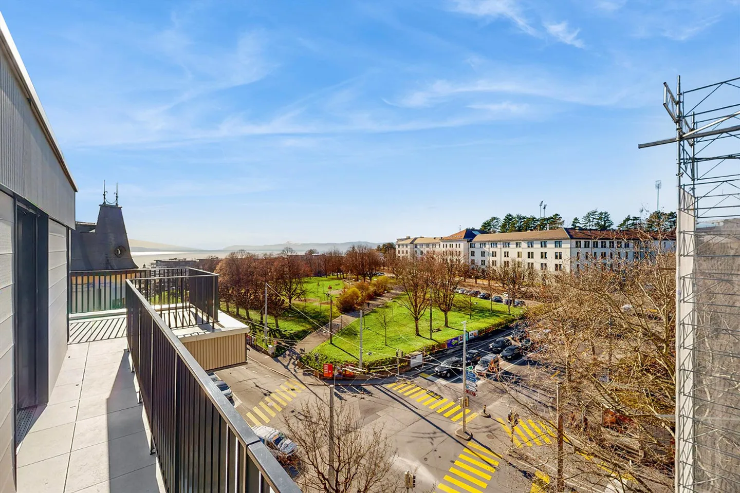 Magnifique nouvel appartement en penthouse avec terrasse et vue sur le lac - Photo 5 sur 13