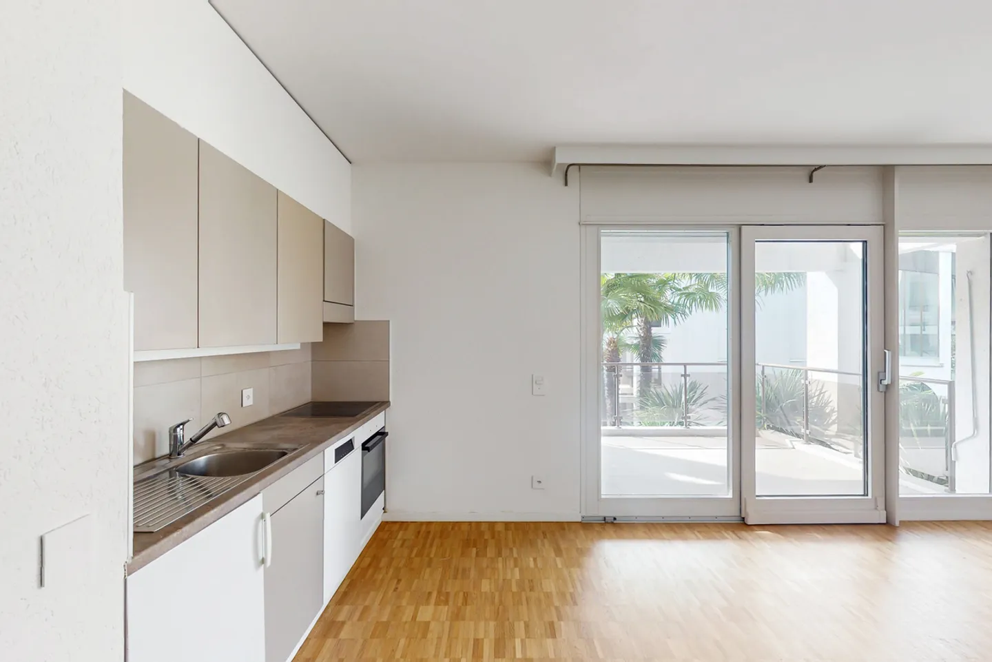 Fascinating apartment with terrace in exclusive residential area - Photo 4 of 8