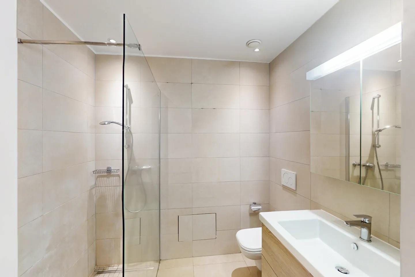 Fascinating apartment with terrace in exclusive residential area - Photo 8 of 8