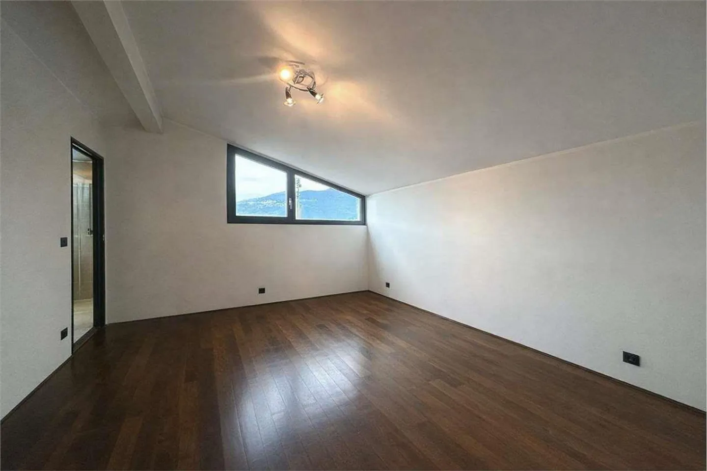 Duplex Penthouse - Photo 7 of 9