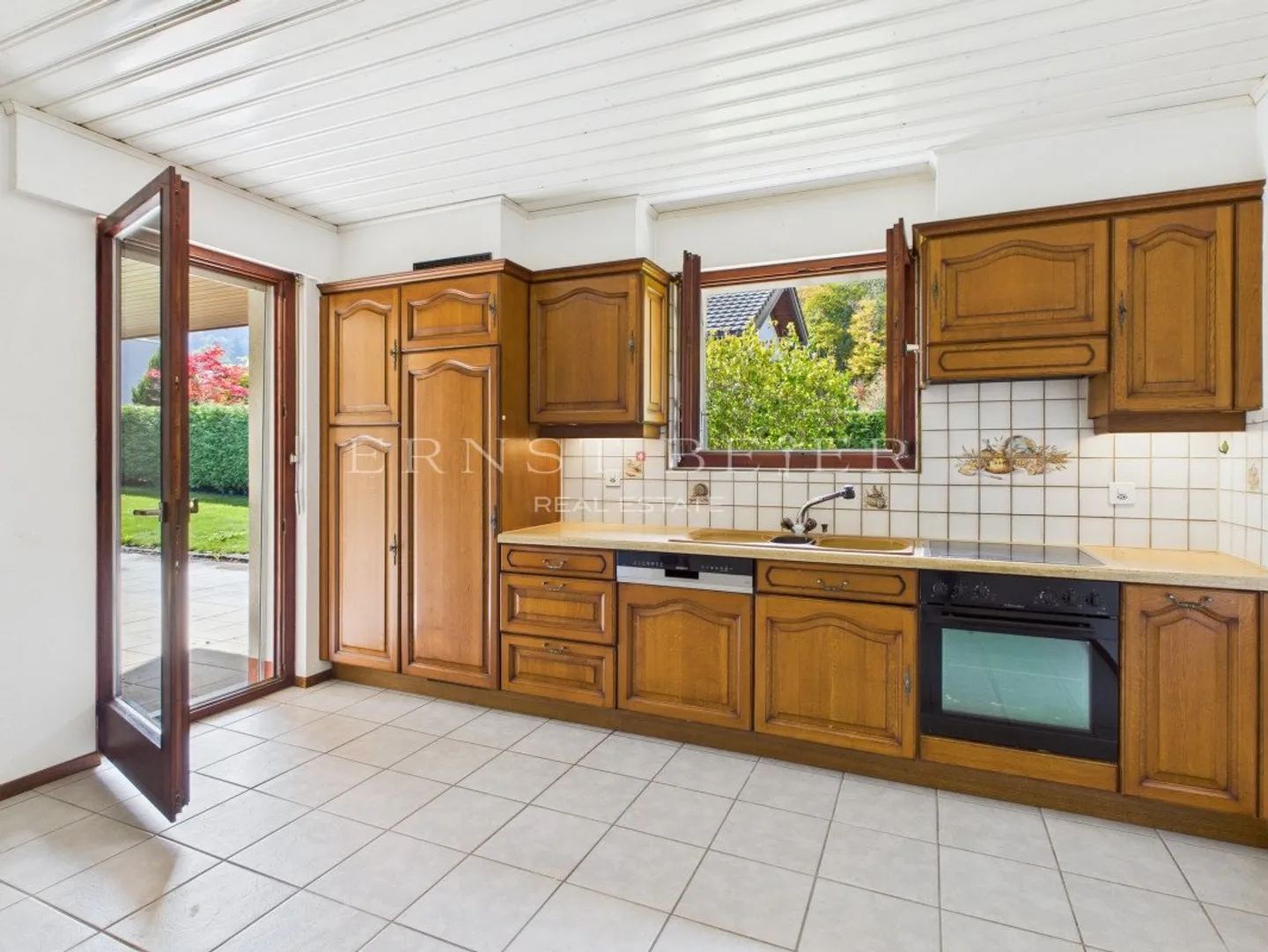 Beautiful detached villa on the ground floor, in a quiet and green area - Photo 5 of 13