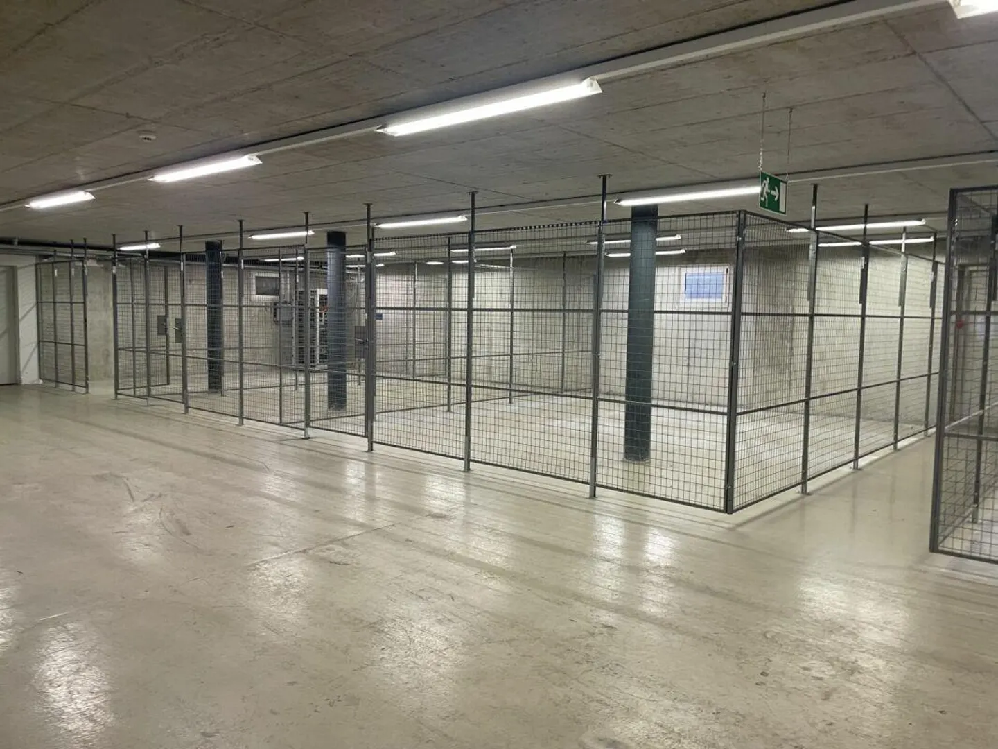 Edificio commerciale e di stoccaggio GB8 UG - Foto 10 di 15