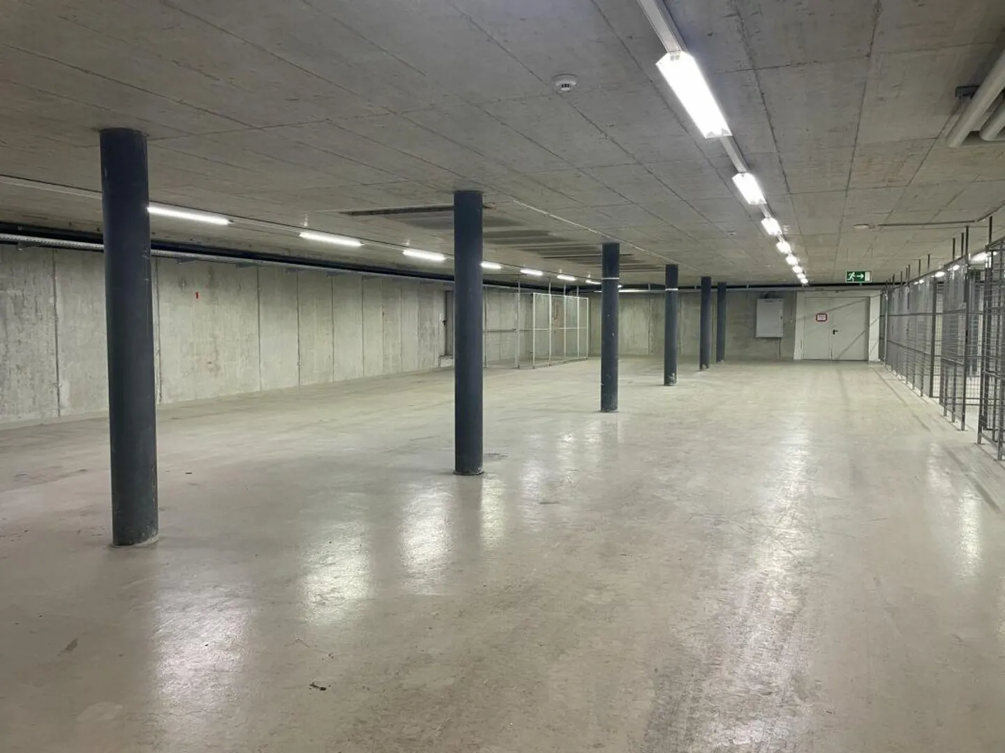 Edificio commerciale e di stoccaggio GB8 UG - Foto 11 di 15