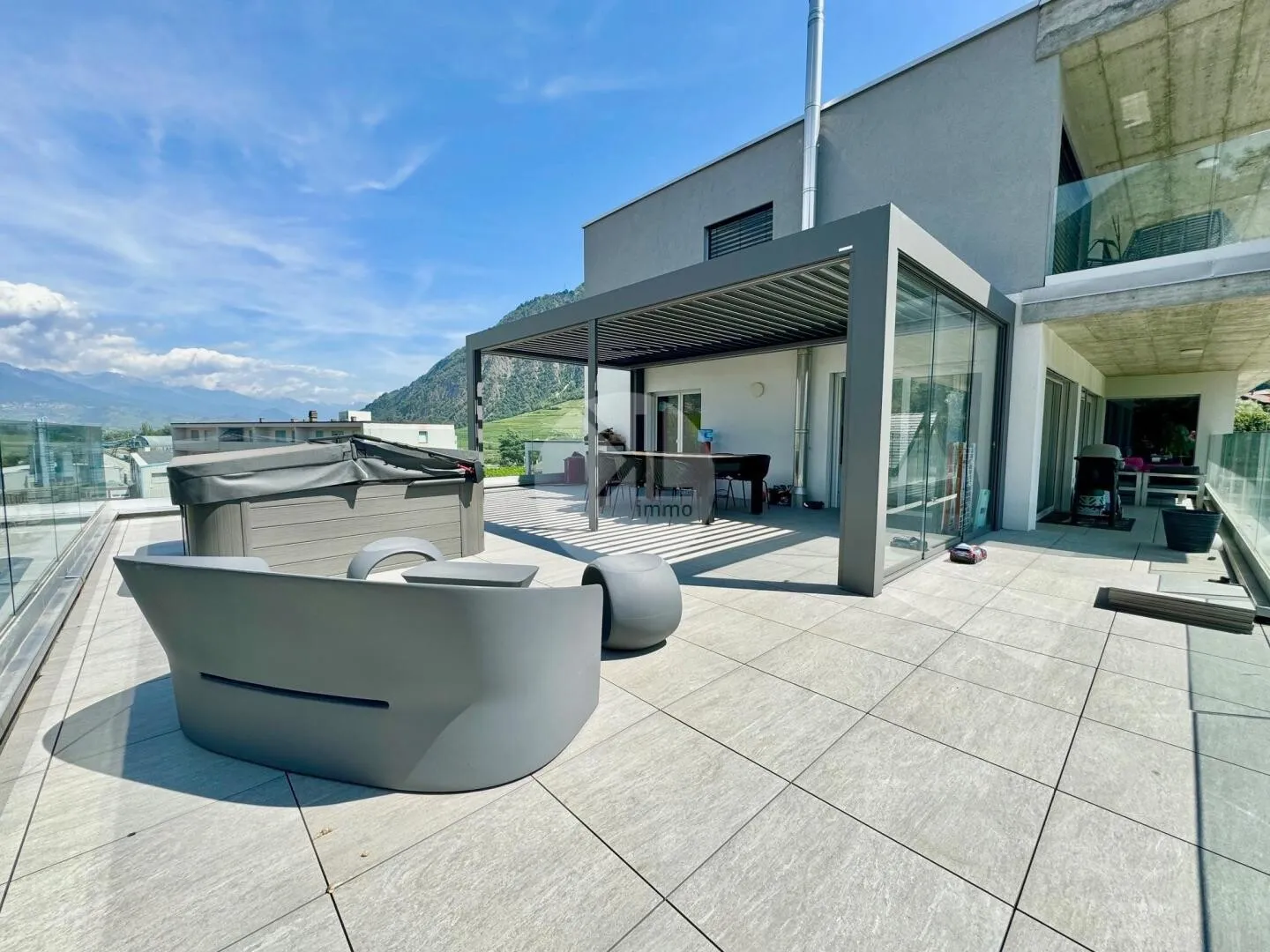 Riddes – Excellent, spacieux et lumineux avec grande terrasse et suite parentale - Photo 2 sur 13