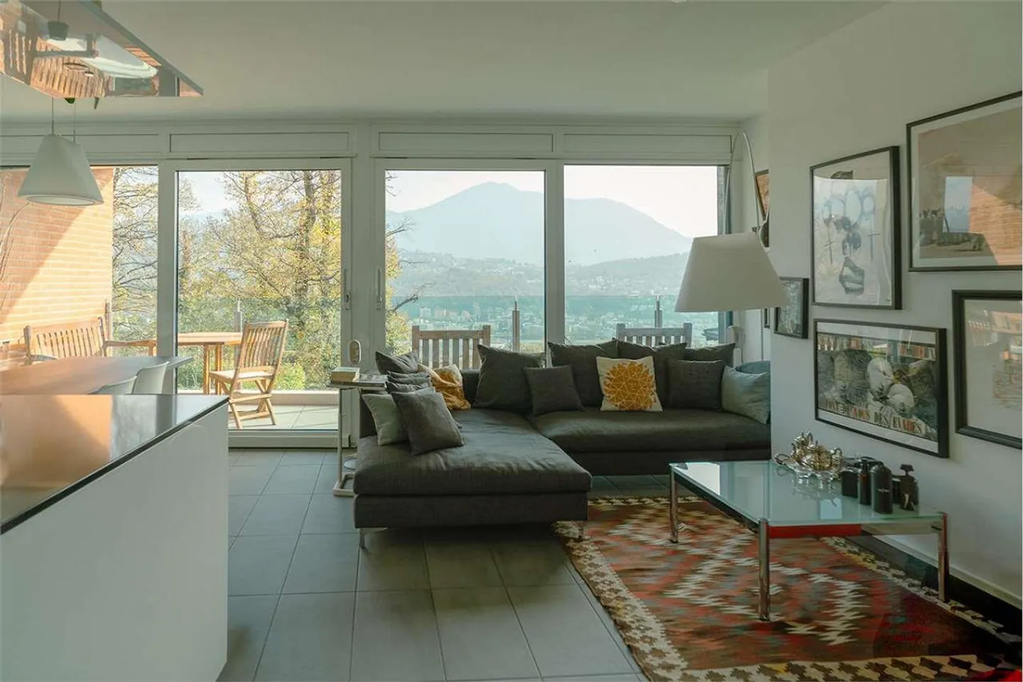 Gravesano: elegante appartamento di 3,5 locali con vista panoramica - Foto 3 di 9