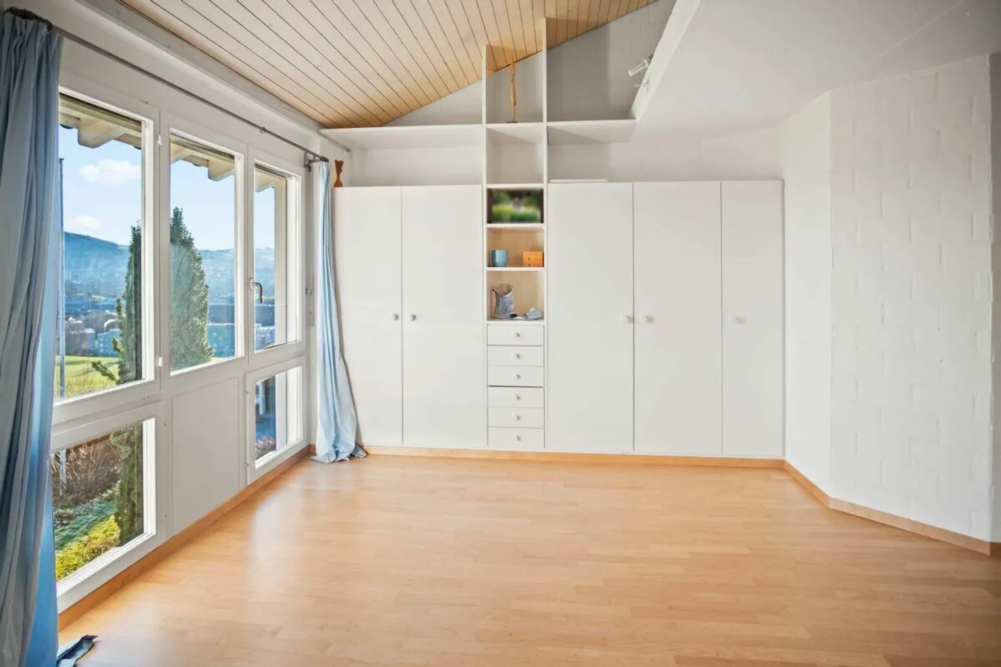 Maison individuelle exclusive avec appartement séparé et vue panoramique dégagée sur le Säntis - Photo 13 sur 30