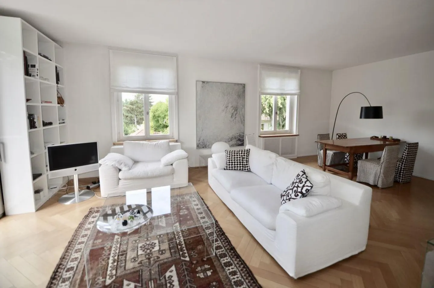 Möbliert: Gediegene Gästewohnung in herrschaftlicher Villa - Foto 1 von 14