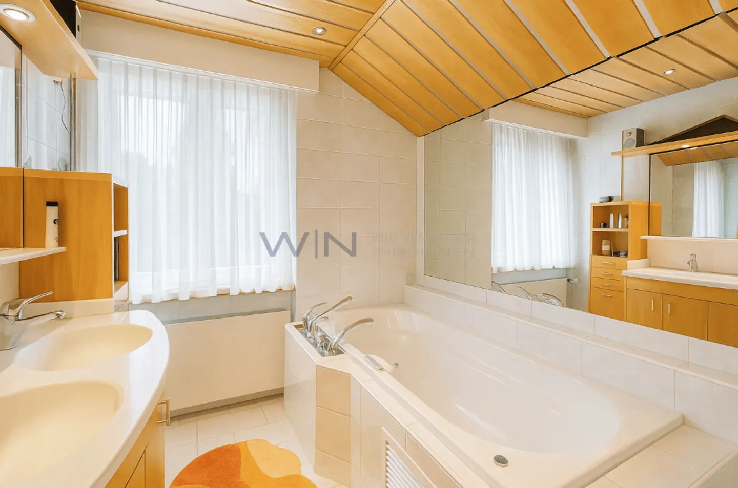 5.5 Room House - Photo 7 of 9