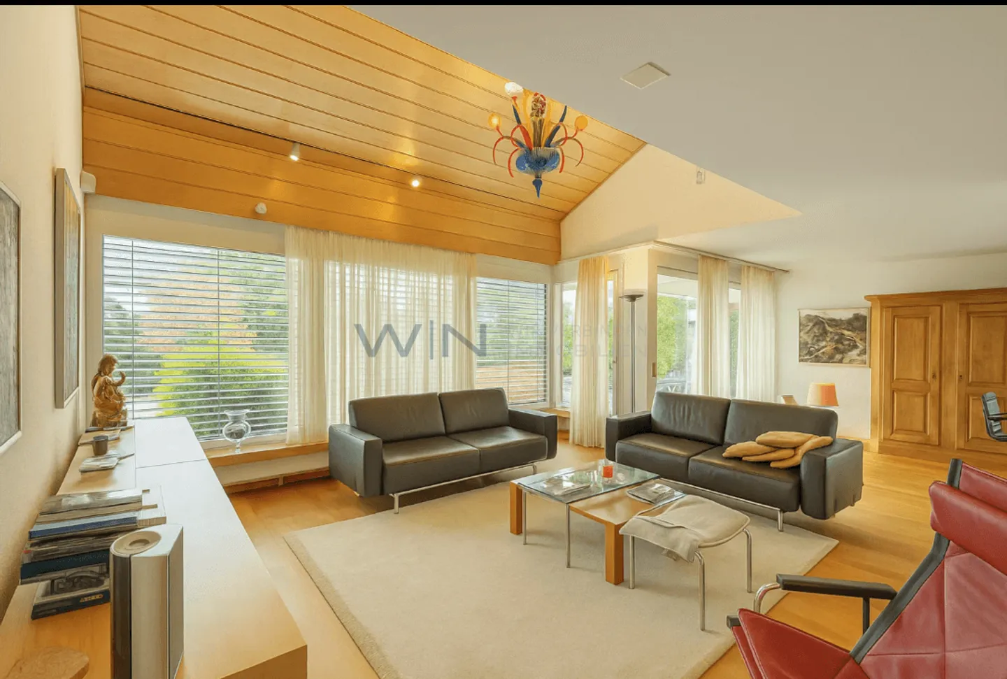 5.5 Room House - Photo 3 of 9