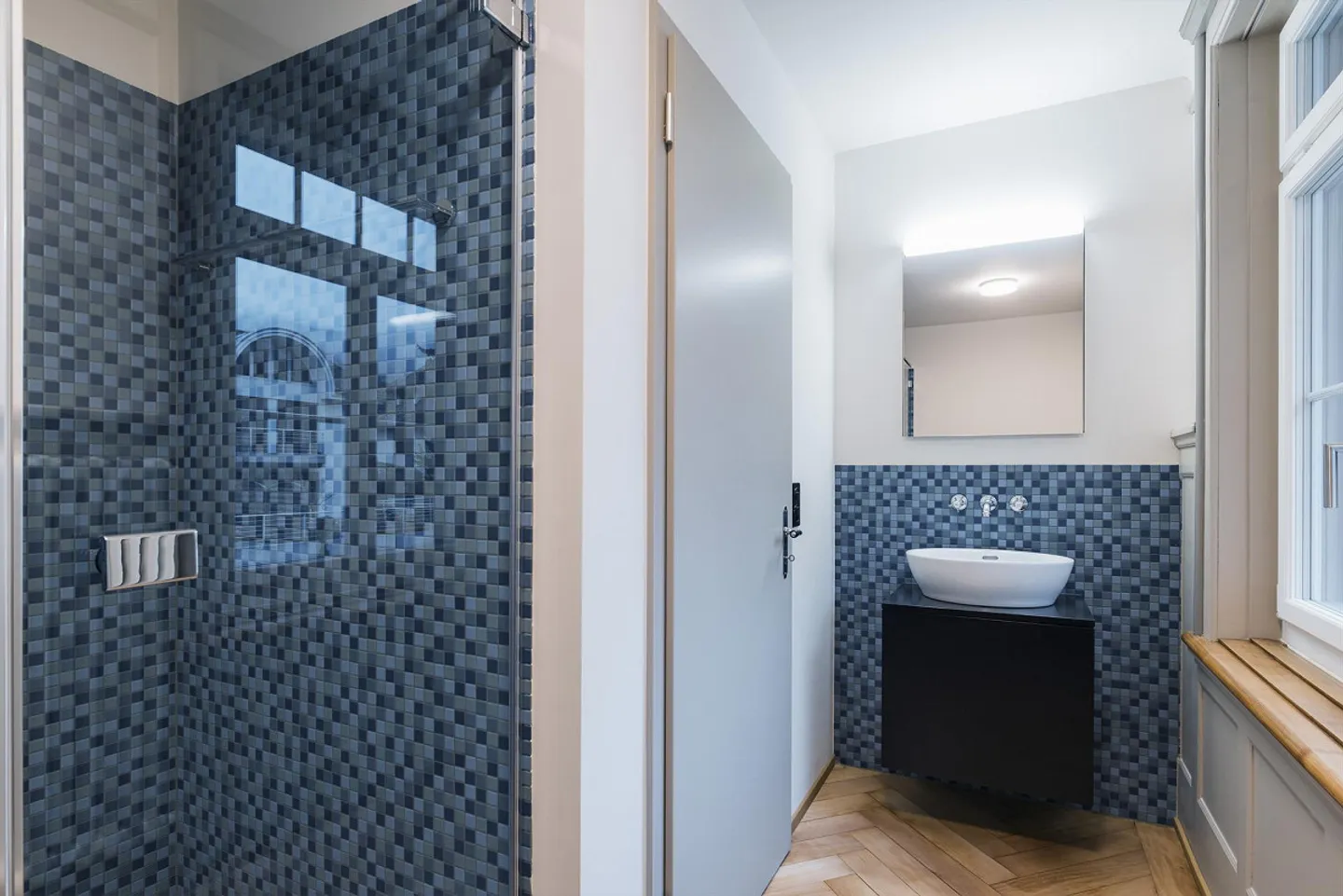 Appartement moderne et rénové dans un immeuble de style Jugendstil - Photo 5 sur 6